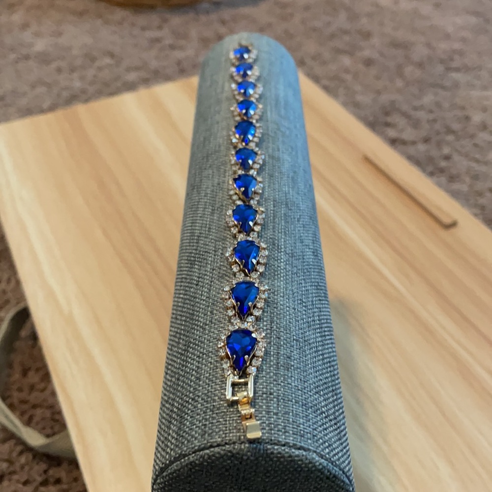 Sapphire teardrop Bracelet - Picture 5 of 6